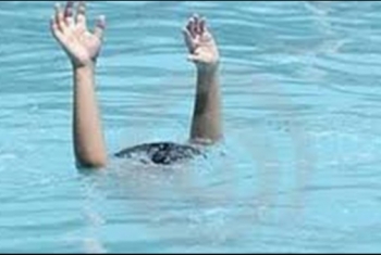  انتشال جثة طفل دار أيتام الزقازيق بعد غرقه في بحر مويس