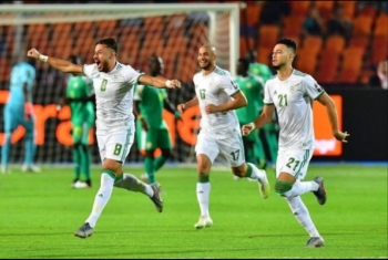 بطل إفريقيا 2019 يصل إلى الجزائر وسط احتفالات جماهيرية واسعة