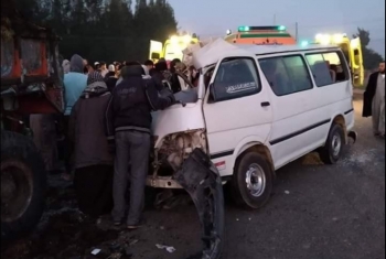  إصابة 10 أشخاص في حادث انقلاب سيارة ميكروباص بنزلة العاشر من رمضان