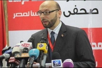  الإخوان المسلمون يواسون مدير مكتب الرئيس مرسي في وفاة والدته