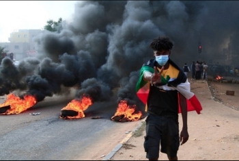  مظاهرات ليلية في السودان رفضا للانقلاب العسكري ودعوات للتصعيد