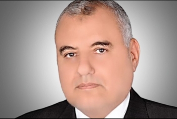  نائب ببرلمان الانقلاب يعتدي على موظف أمن بالإدارة التعليمية بالحسينية