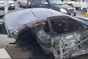  انشطار سيارة ملاكي في حادث أليم بالعاشر من رمضان