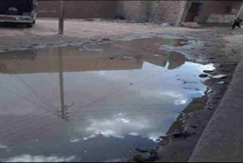  انتشار مياه الصرف الصحي يثير غضب أهالي كفر أباظة بالزقازيق