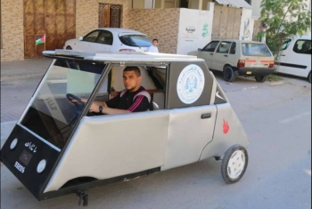  غزة تصنع سيارة تعمل بالطاقة الشمسية