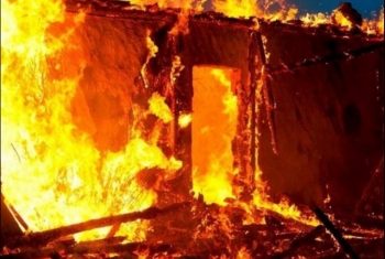  اندلاع حريق في مستودع دهانات بمدينة الصالحية الجديدة