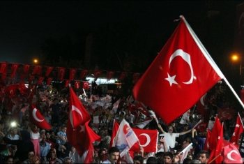  الأتراك يواصلون مظاهرات 