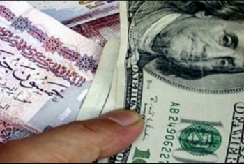  الدولار بـ17.10 جنيهات.. اقتصاد مصر على يد الانقلاب يتهاوى
