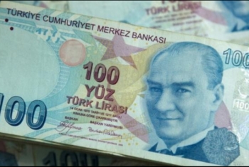  الليرة التركية تهبط إلى أدنى مستوى لها في 10 أشهر أمام الدولار
