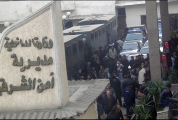  مأمور مركز أبوحماد يهدد المعتقلين بالقتل
