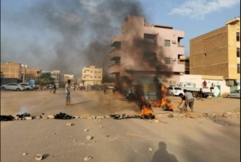  تظاهرات السودان: مقتل وإصابة العشرات.. وغلق الطرق المؤدية لقيادة الجيش