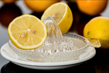  5 مشاكل يحلها عصير الليمون يوميًّا.. أبرزها يساعد على فقدان الوزن