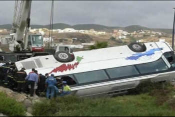  إصابة 14 شخصًا اثر انقلاب حافلة ركاب قادمة من ميناء نويبع