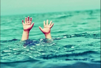  الأهالي يعثرون علي جثة عامل في مياه بحر 