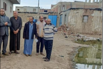  “الصرف الصحي” يحول حياة أهالي قرية القراموص بأبوكبير إلي جحيم