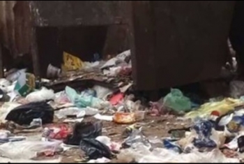 بالصور.. تكدس القمامة في منشأة التحرير بالإبراهيمية