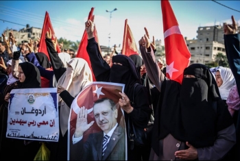  بالصور.. مسيرة لحماس داخل غزة ابتهاجًا بإسقاط انقلاب تركيا