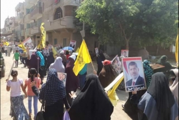  بالصور.. أهالي قرية الرئيس مرسي: صامدون على درب الحرية