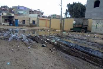  غرق شوارع ميت حمل بمياه الصرف الصحي وسط تجاهل المسئولين