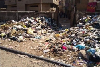  القمامة تحاصر عزبة الجمباز بالزقازيق وسط إهمال المسئولين