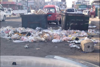  سكان شارع مدرسة الصنايع بمنيا القمح يشكون انتشار القمامة