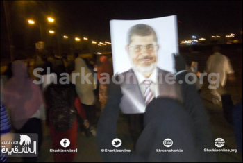  مسيرة ليلية لثوار العاشر تضامنًا مع صمود الرئيس مرسي