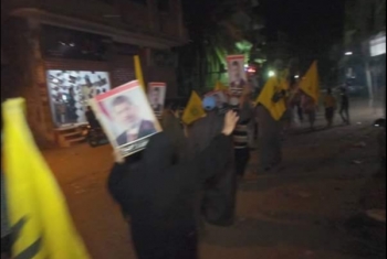  بالصور.. أهالي العدوة يحيُّون صمود الرئيس مرسي