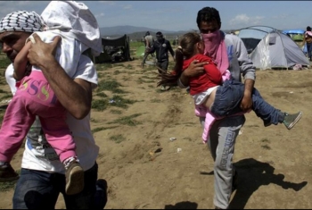  اليونان تقترب من إخلاء مخيم إدوميني للاجئين