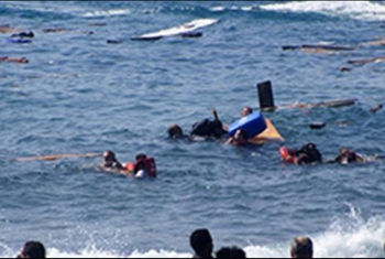  مصرع 30 مهاجراً إثر غرق مركبهم قبالة السواحل الليبية
